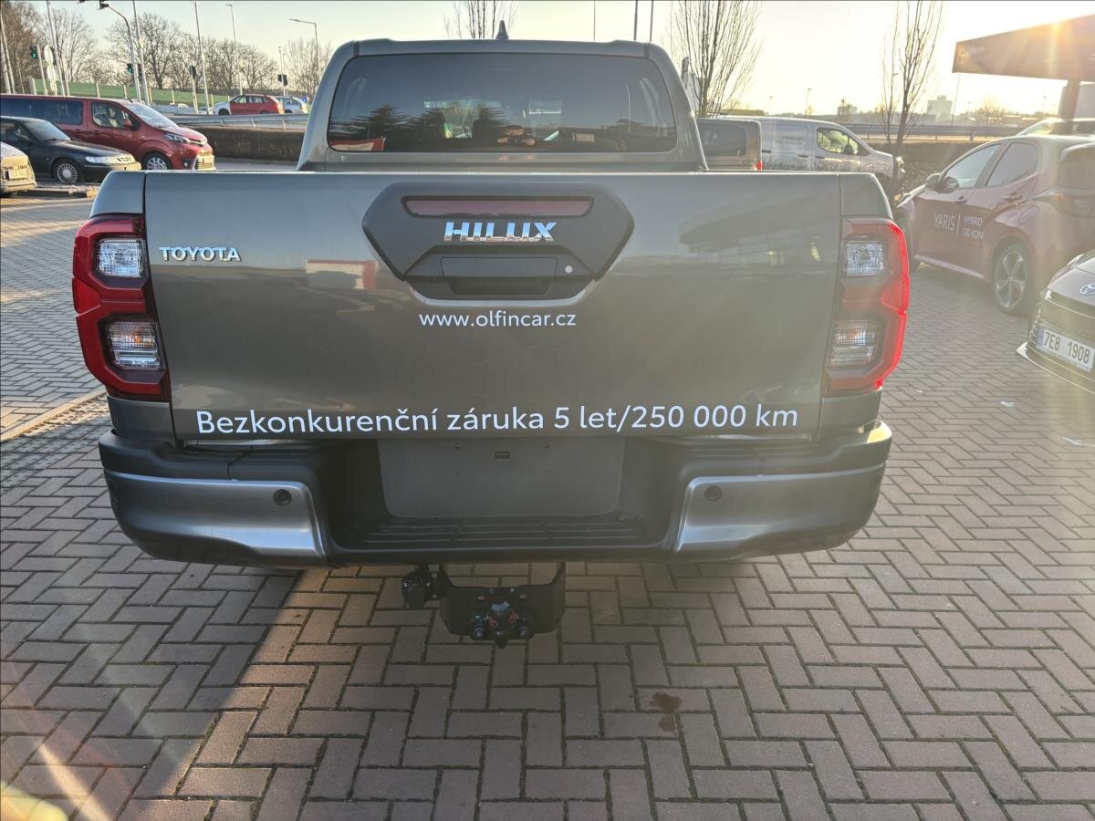 Toyota Hilux Pick-up 2,8 l 150 kw