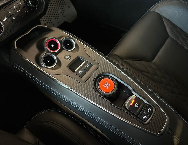 Ostatní Ostatní Kupé 1,8 l 185 kw