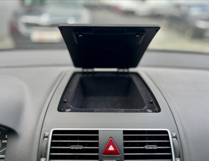 Volkswagen Touran MPV 1,6 l 77 kw