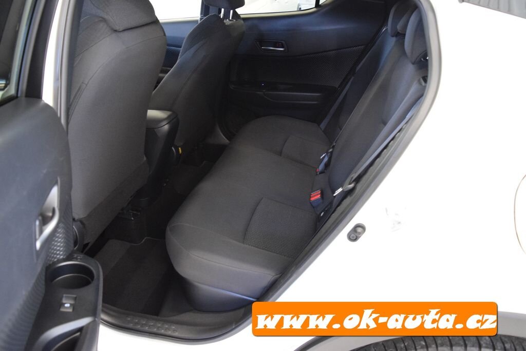 Toyota C-HR Hatchback 1,8 l 0