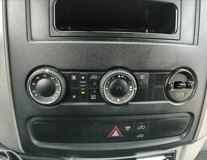 Volkswagen Crafter Skříň 2,0 l 120 kw