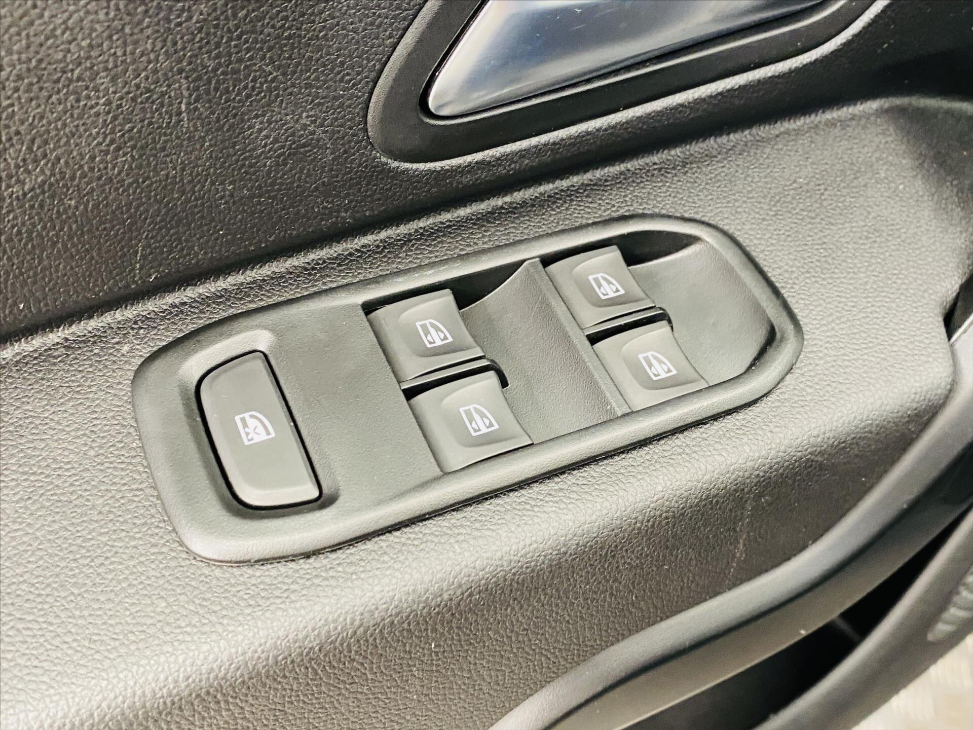 Dacia Duster SUV 999,0 67 kw