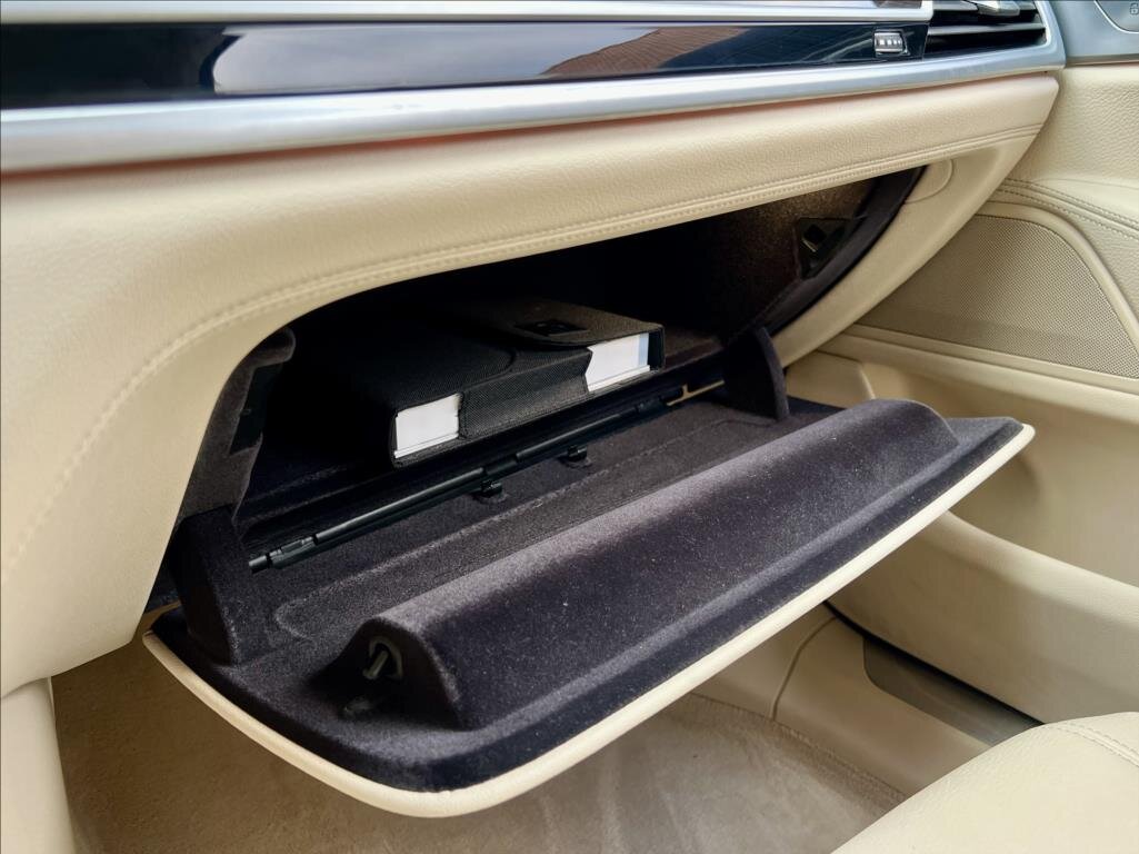 BMW Řada 7 Ostatní 3,0 l 210 kw