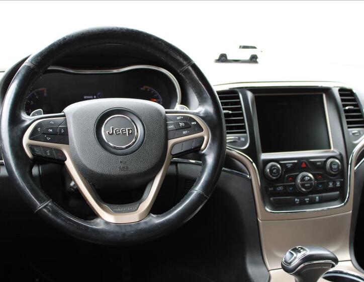 Jeep Grand Cherokee 16