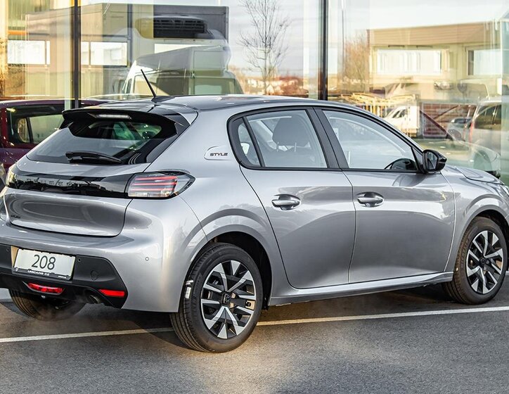 Peugeot 208 Hatchback 1,2 l 81 kw