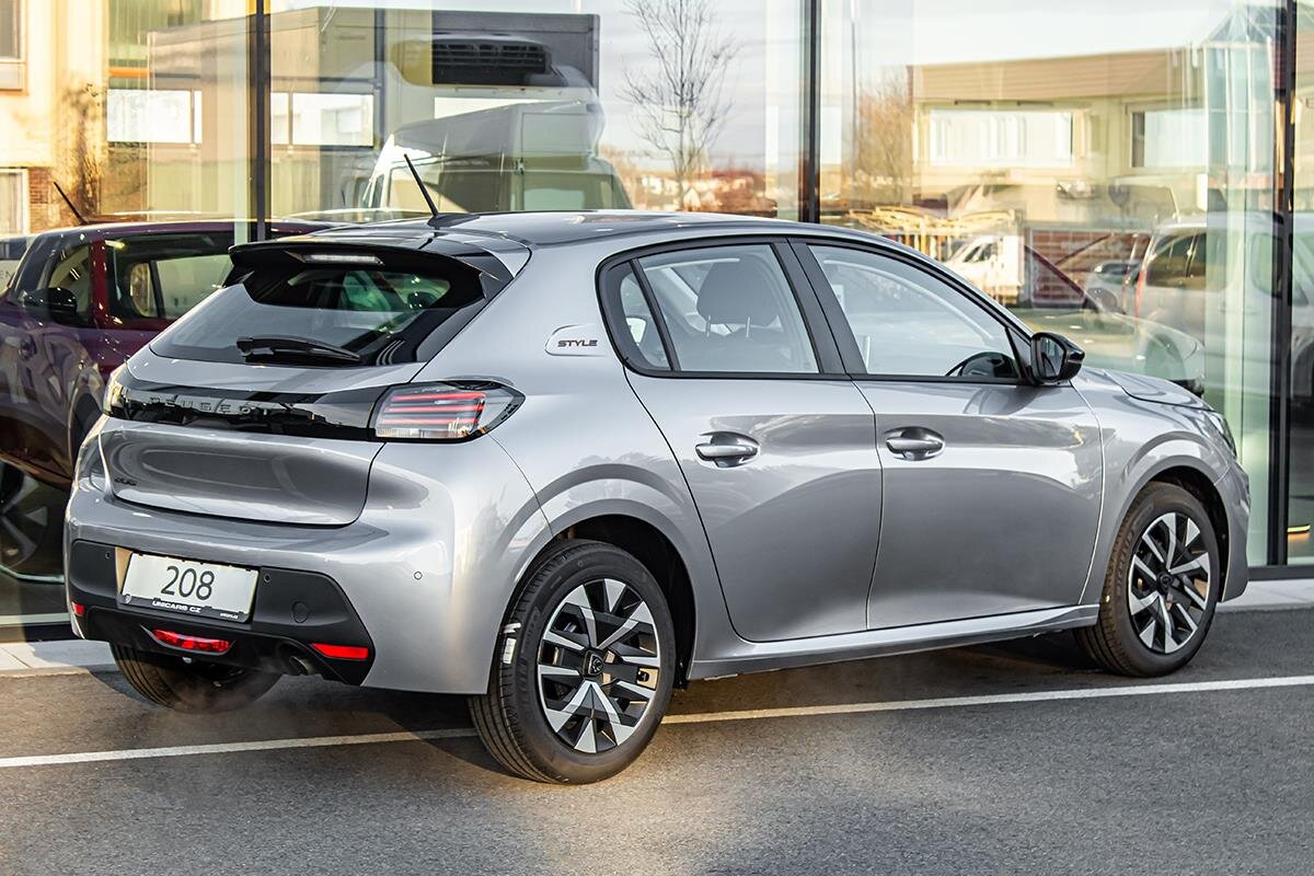 Peugeot 208 Hatchback 1,2 l 81 kw