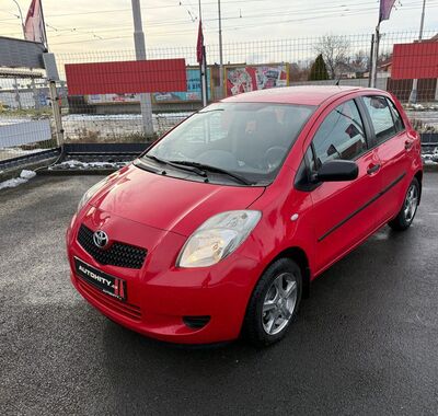Toyota Yaris 1