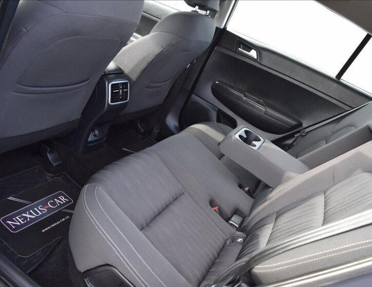 KIA Sportage SUV 2,0 l 100 kw