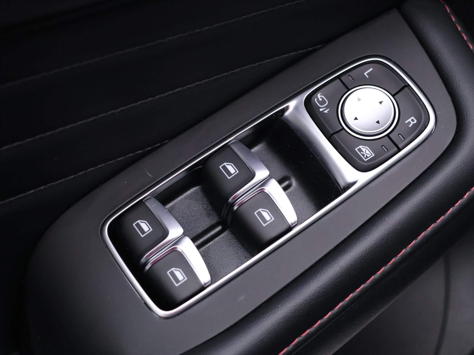 MG HS SUV / Terénní 1,5 l 119 kw