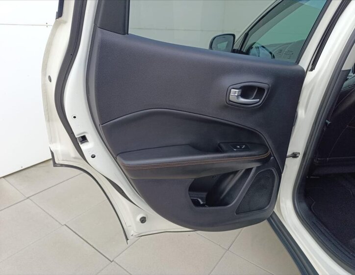 Jeep Compass SUV 2,0 l 125 kw