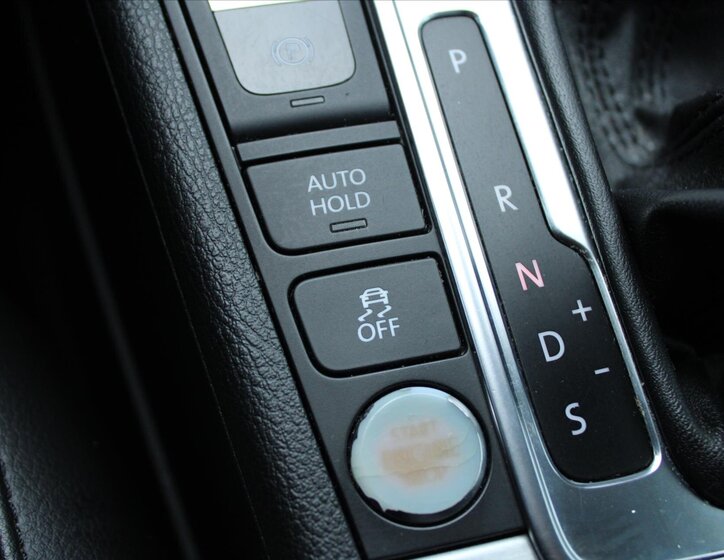 Volkswagen Passat Kombi 2,0 l 103 kw