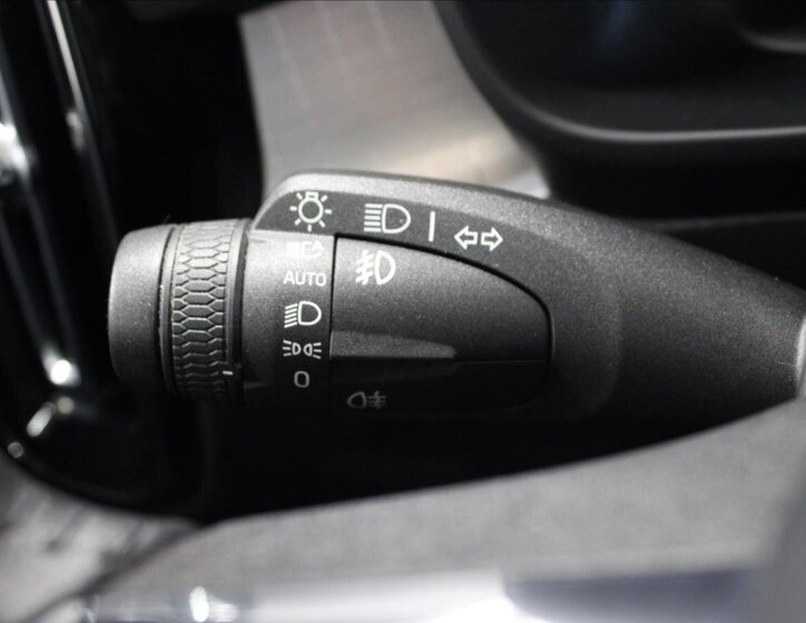 Volvo XC40 SUV / Terénní 2,0 l 182 kw