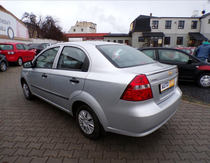 Chevrolet Aveo 4