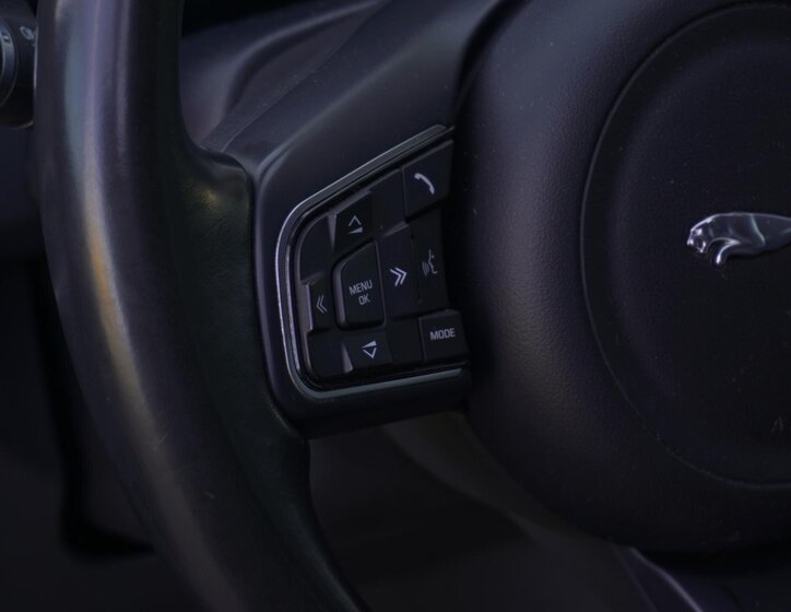 Jaguar F-Pace SUV / Terénní 2,0 l 184 kw