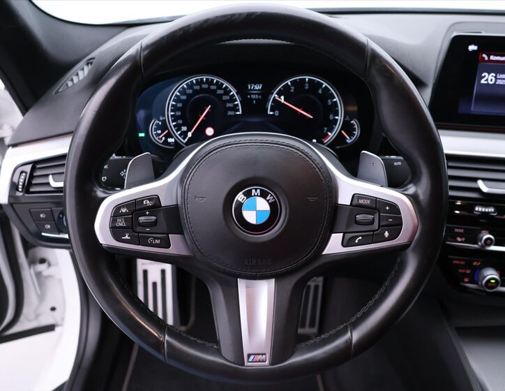 BMW Řada 5 Sedan / Limuzína 3,0 l 250 kw