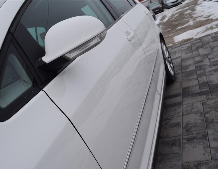 Volkswagen Golf Kombi 1,6 l 77 kw