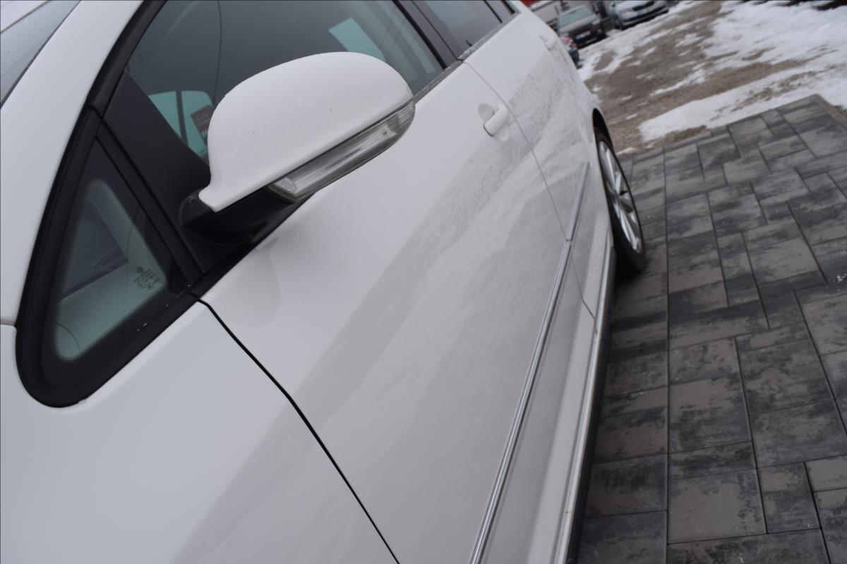 Volkswagen Golf Kombi 1,6 l 77 kw