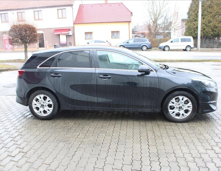 KIA Ceed Hatchback 1,5 l 117 kw