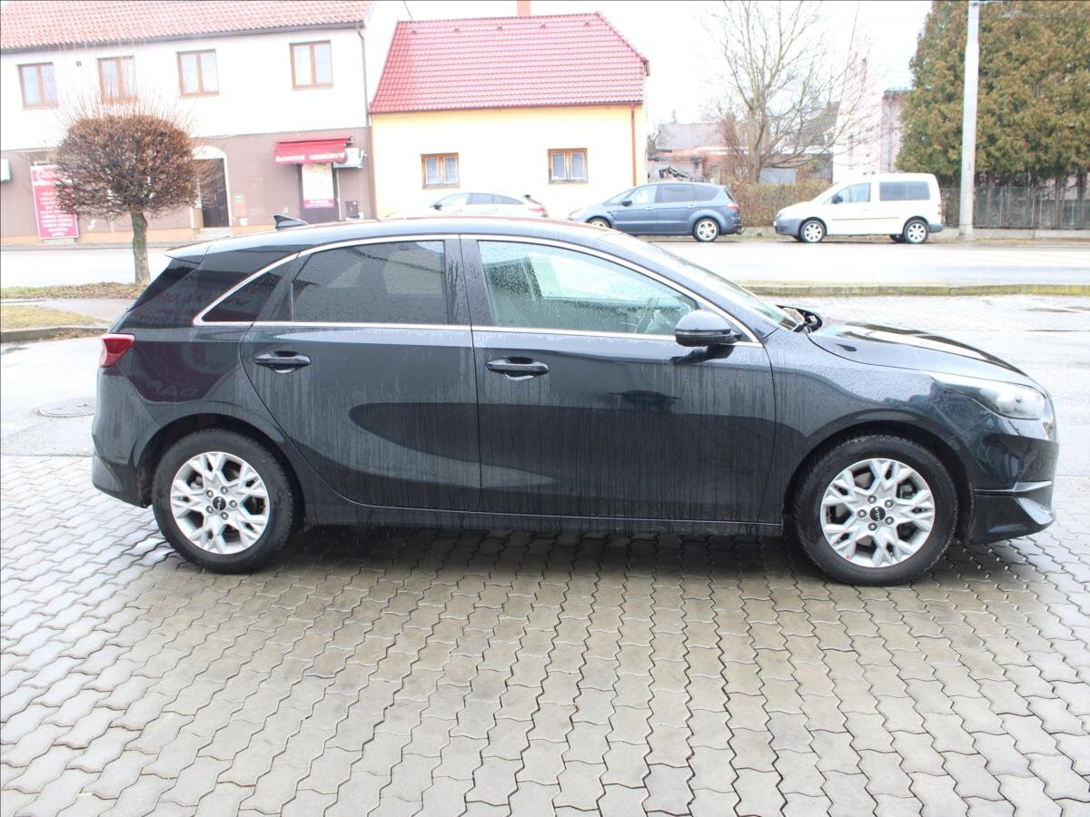 KIA Ceed Hatchback 1,5 l 117 kw