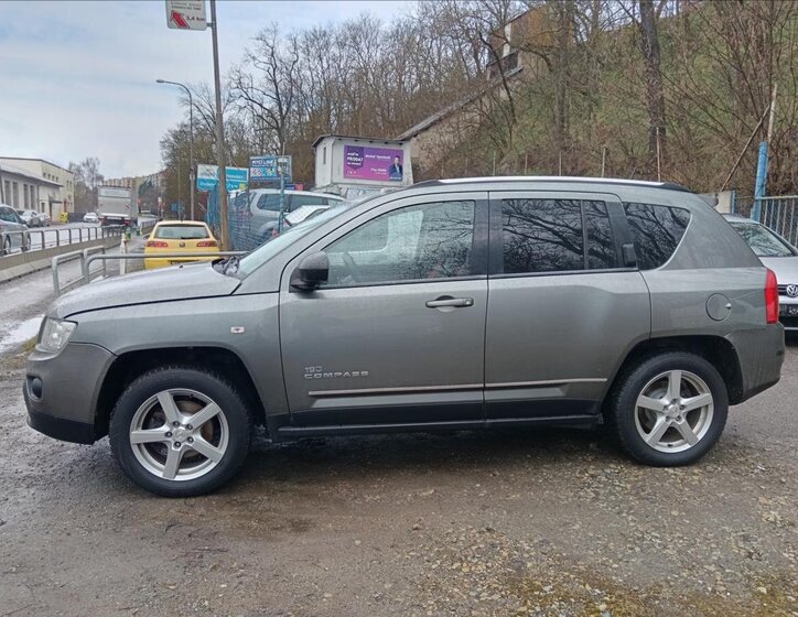Jeep Compass Kombi 2,1 l 100 kw