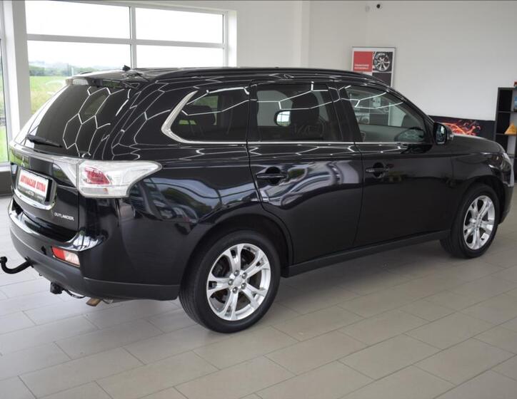 Mitsubishi Outlander 6