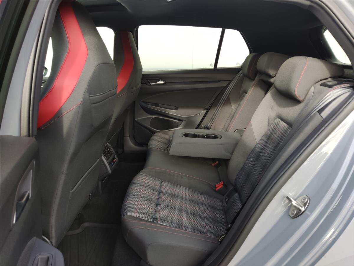 Volkswagen Golf Hatchback 2,0 l 180 kw