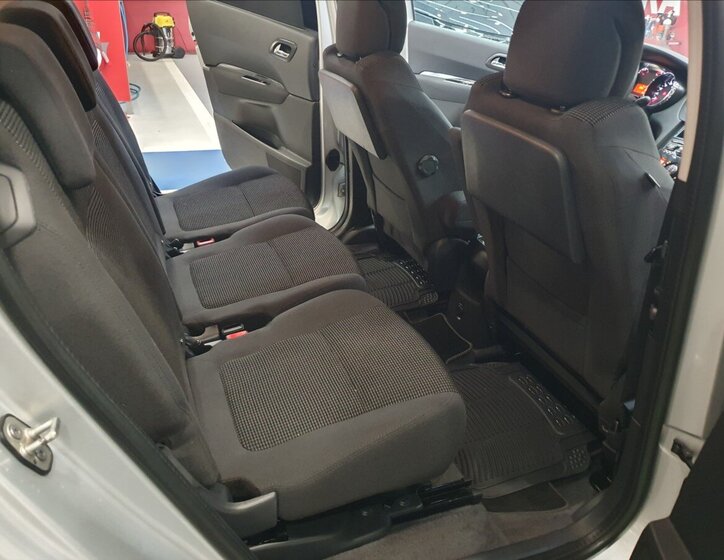 Peugeot 5008 MPV 1,6 l 88 kw