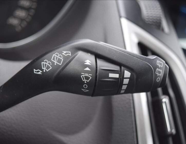 Ford Focus Kombi 998,0 92 kw