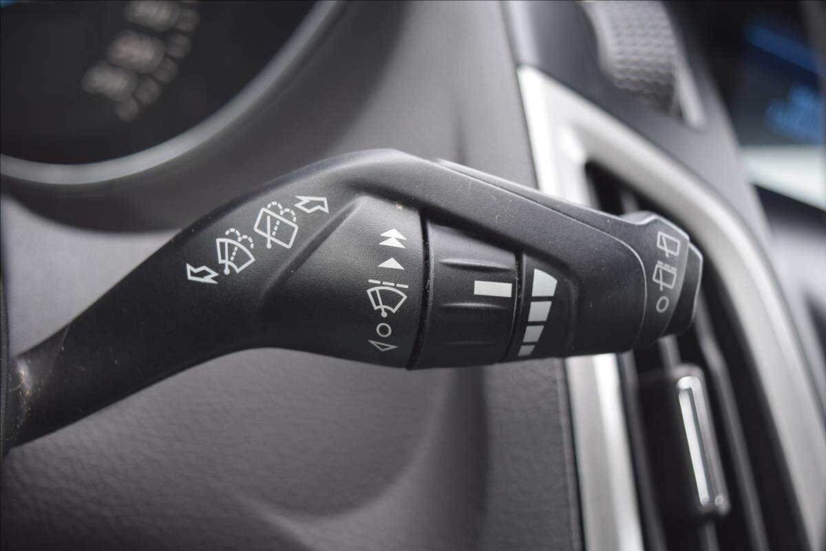 Ford Focus Kombi 998,0 92 kw