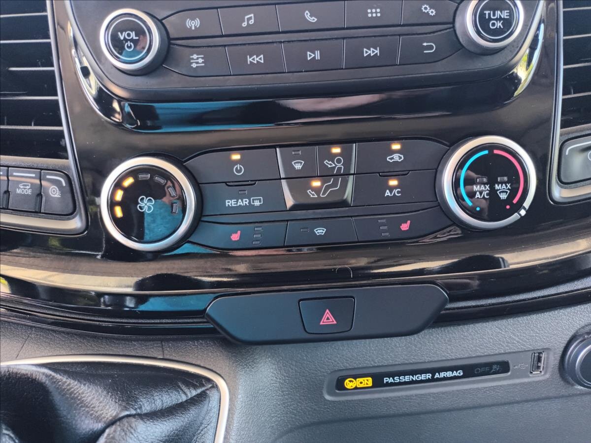 Ford Tourneo Custom VAN-Minibus 2,0 l 96 kw