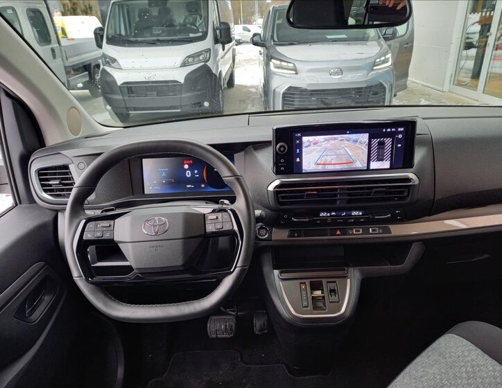 Toyota ProAce Verso 10