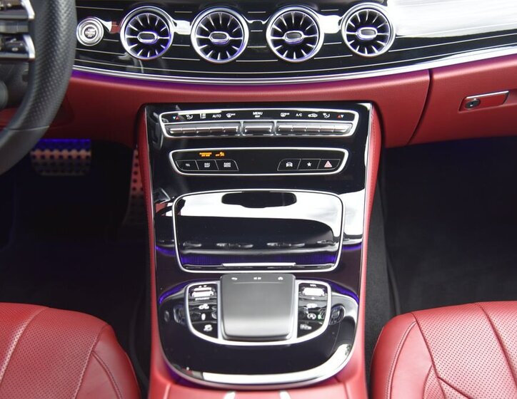 Mercedes-Benz CLS Sedan 3,0 l 320 kw