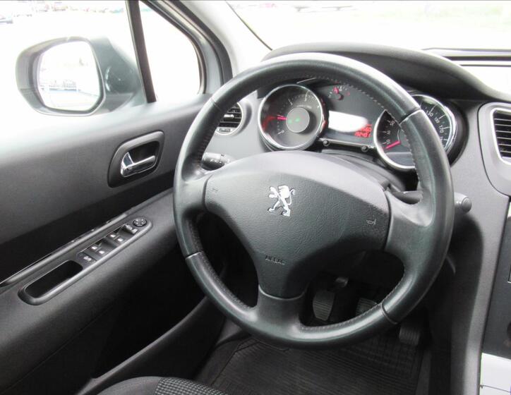 Peugeot 5008 12