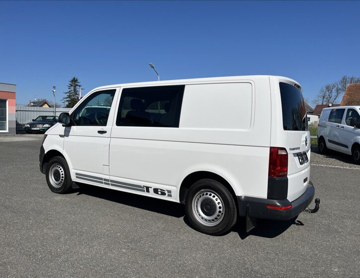 Volkswagen Transporter Kombi 2,0 l 62 kw
