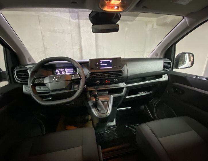Toyota ProAce 11