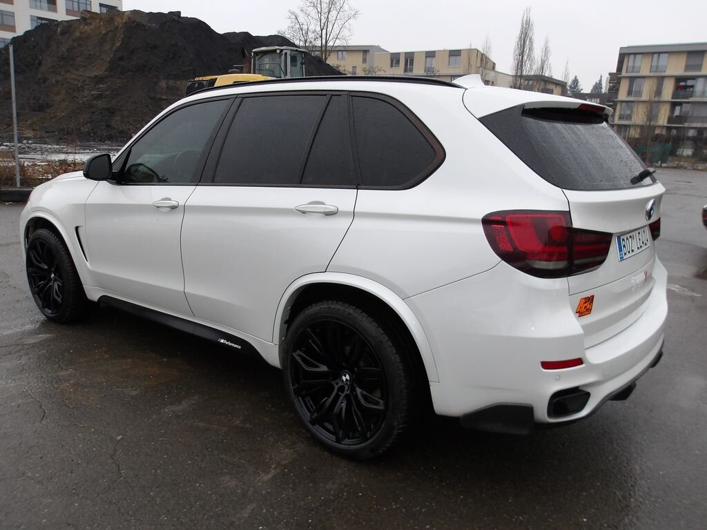 BMW X5 SUV 3,0 l 280 kw