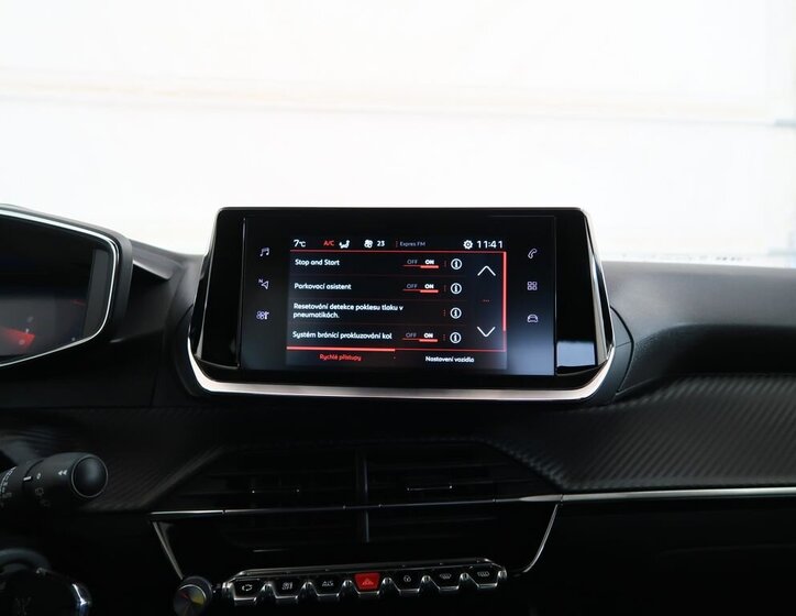 Peugeot 2008 SUV 1,2 l 74 kw