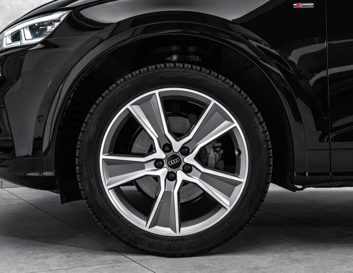 Audi Q5 SUV / Terénní 2,0 l 140 kw