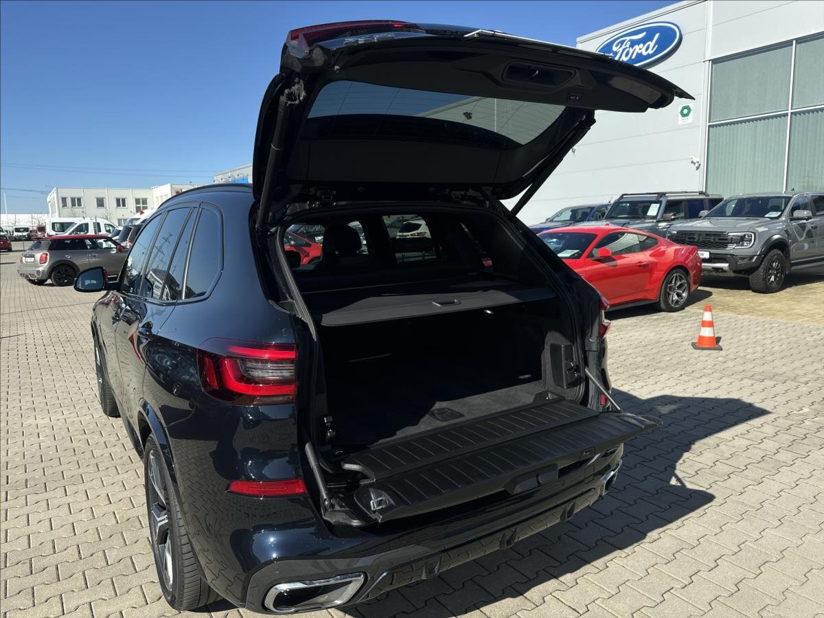 BMW X5 SUV 3,0 l 210 kw
