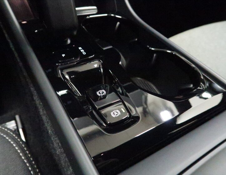 Volvo XC40 SUV 2,0 l 120 kw