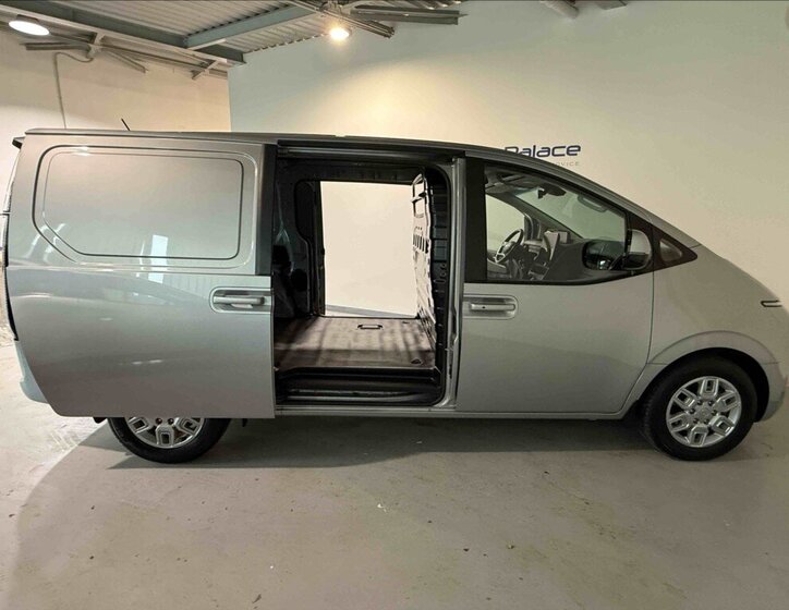 Hyundai Staria 10