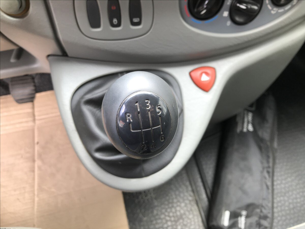 Opel Vivaro Skříň 2,0 l 66 kw