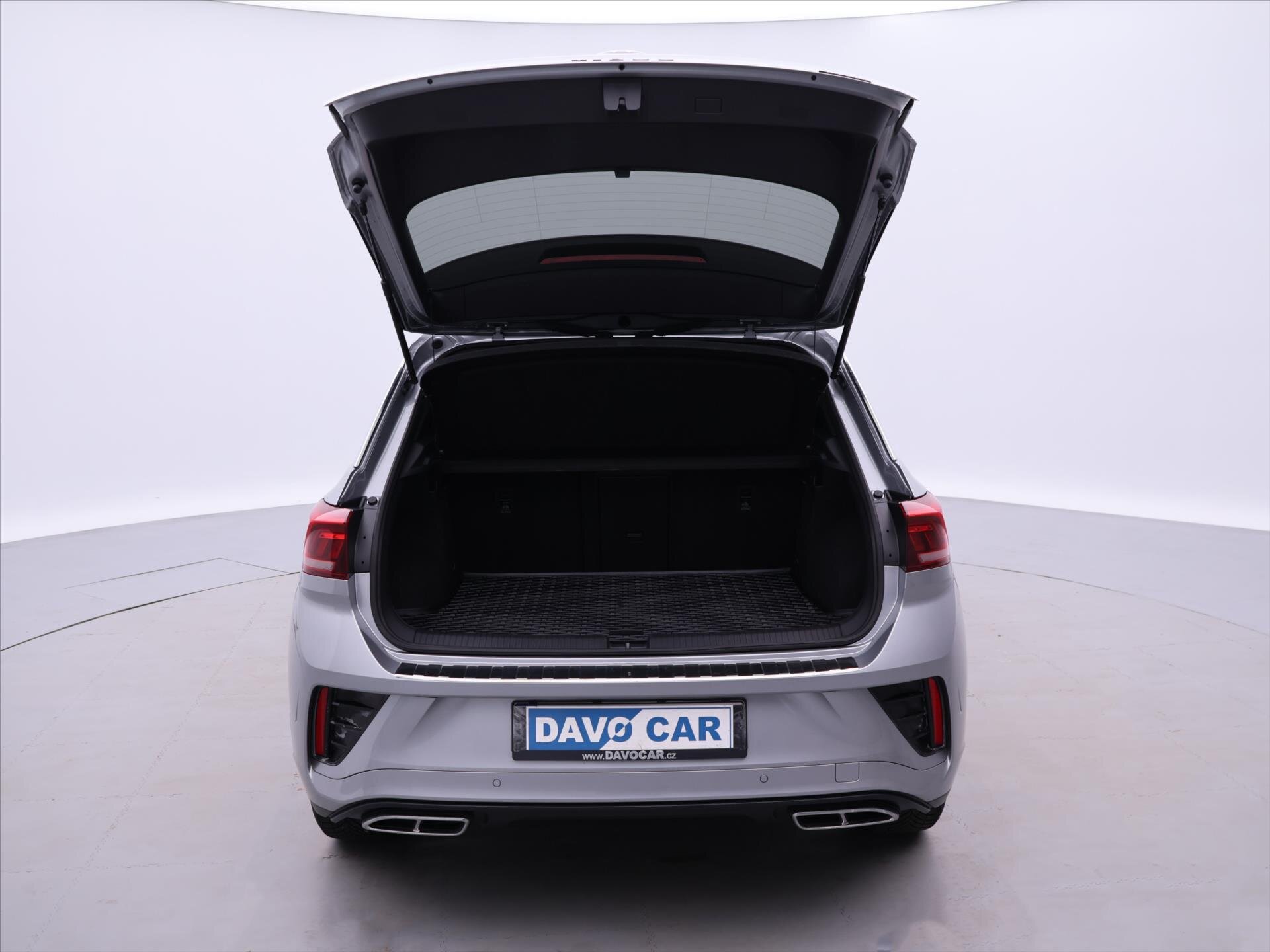 Volkswagen T-Roc SUV / Terénní 2,0 l 110 kw