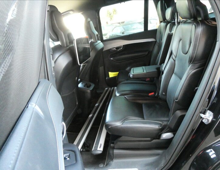 Volvo XC90 SUV / Terénní 2,0 l 228 kw