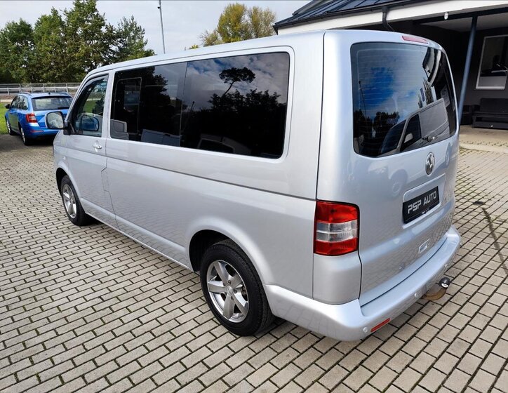 Volkswagen Caravelle Kombi 2,5 l 96 kw
