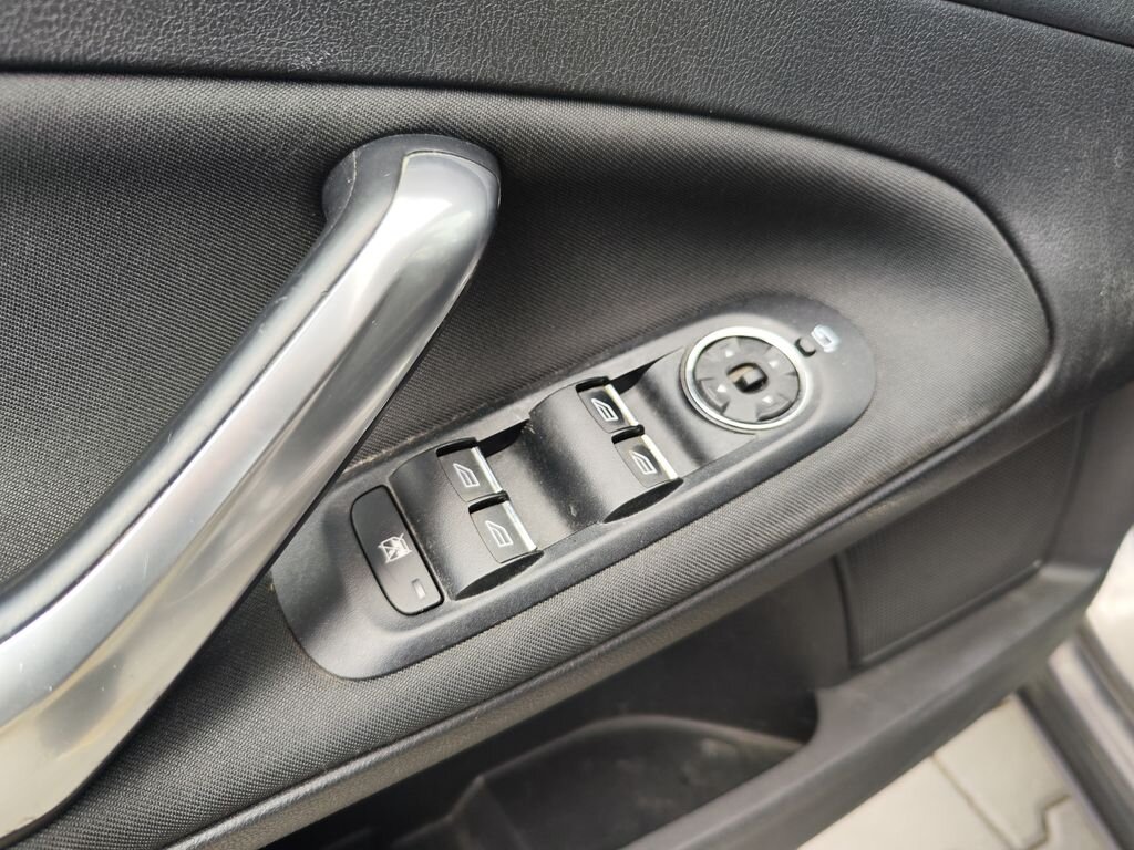 Ford Mondeo Kombi 1,6 l 118 kw