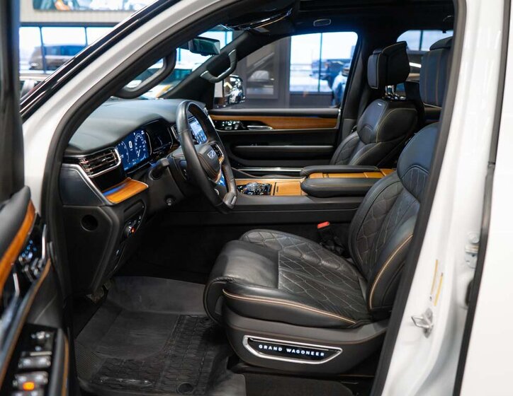 Jeep Grand Wagoneer SUV / Terénní 6,4 l 351 kw