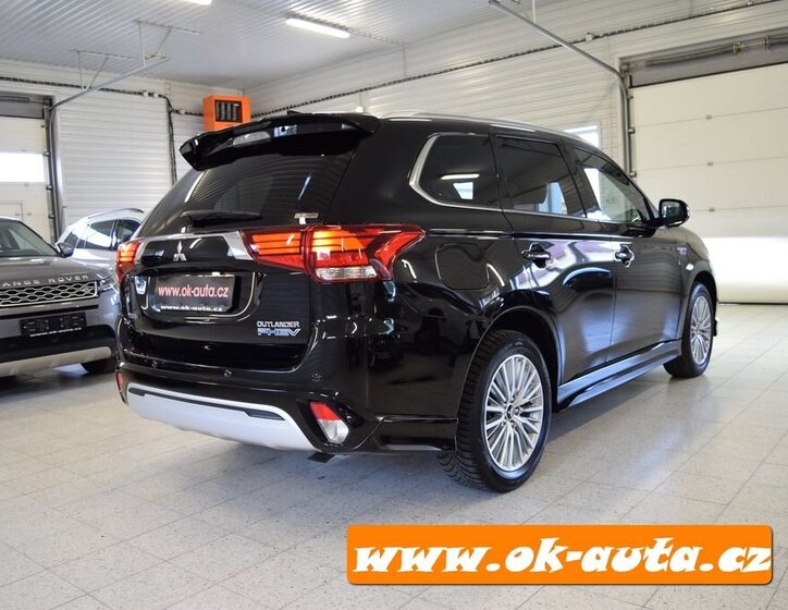 Mitsubishi Outlander SUV 0,0 0