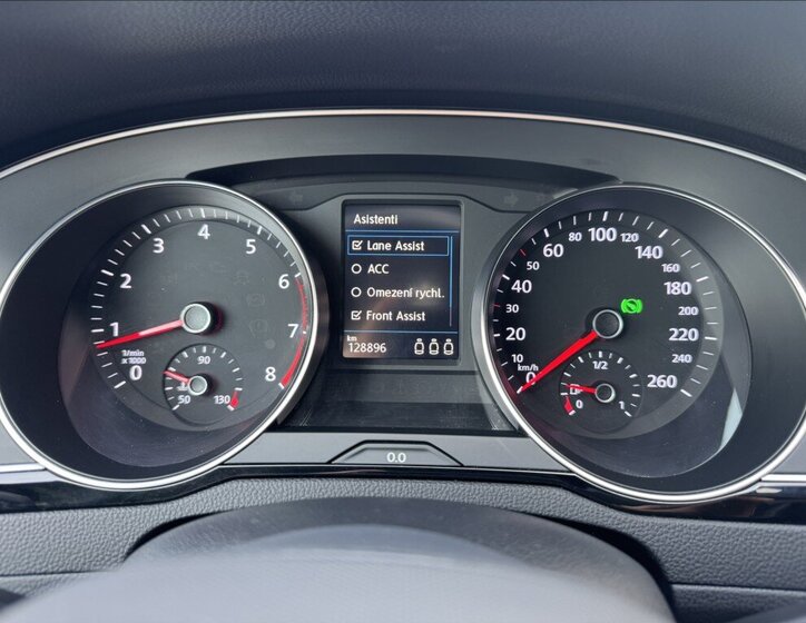 Volkswagen Passat Kombi 1,5 l 110 kw