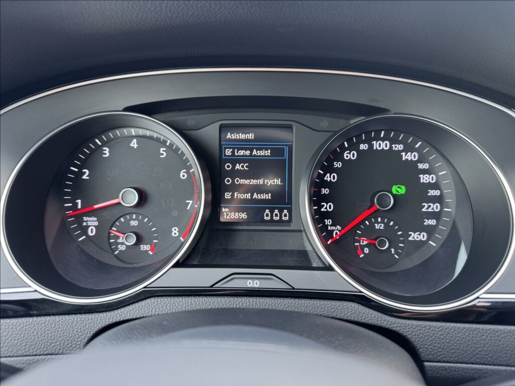 Volkswagen Passat Kombi 1,5 l 110 kw